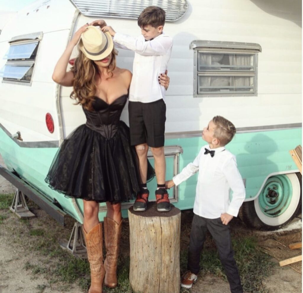 Lizzie Rovsek  with Sons